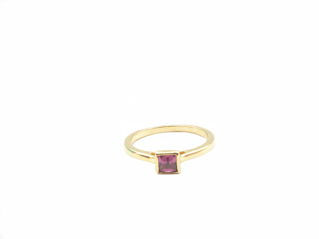 18K Yellow Gold Purple Garnet  Ring
