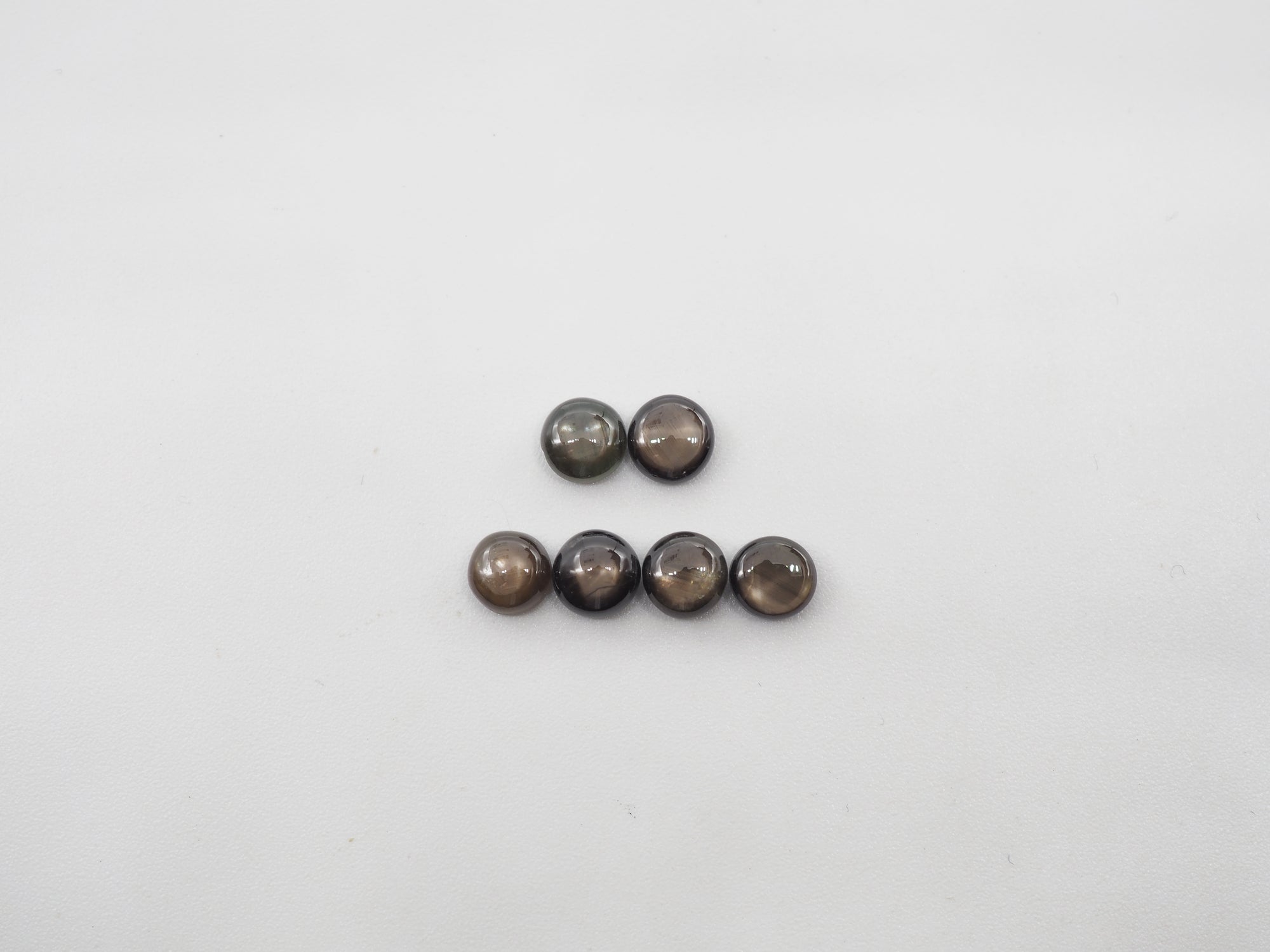 Black Star Sapphire Cab Round 5mm  Approximately 3.60 Carat, 6 pcs