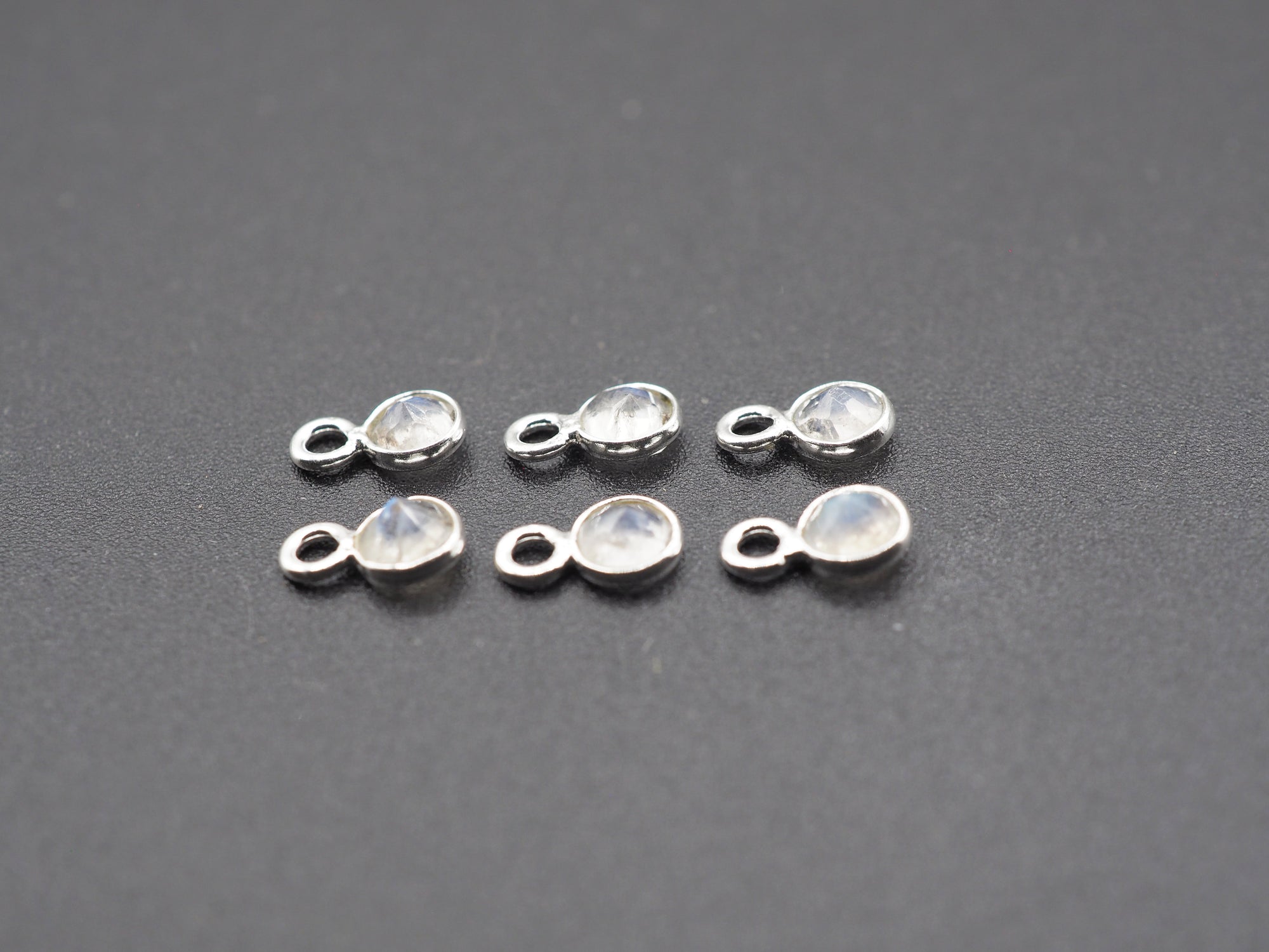 Rainbow Moonstone Silver Bezel 4mm,Single Connector, Silver Bezel