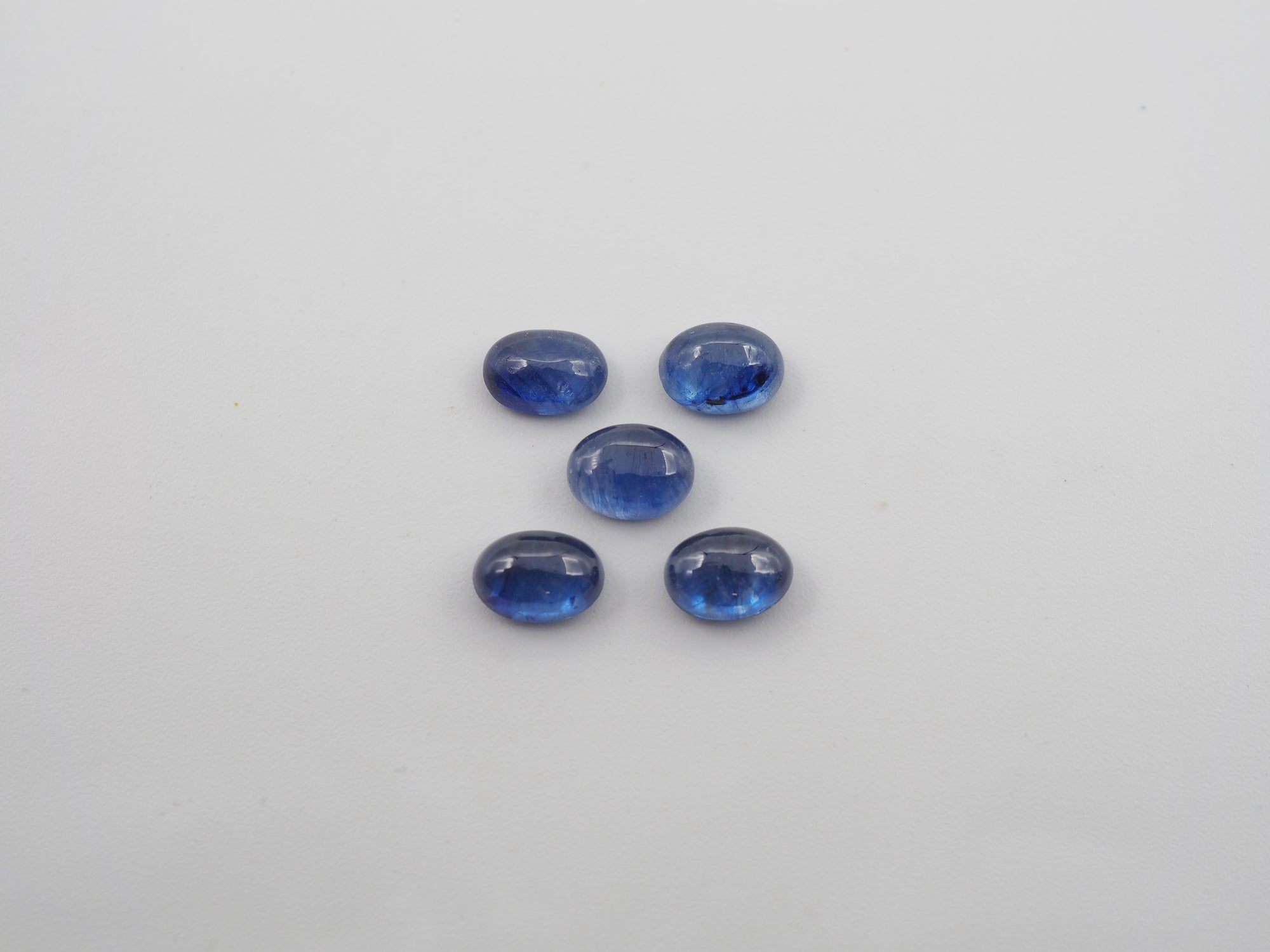 Blue Sapphire  Cabochon  Oval Shape 7x5 mm 5 pieces, Approximately 7 Carat  (GTG-BSC-11)