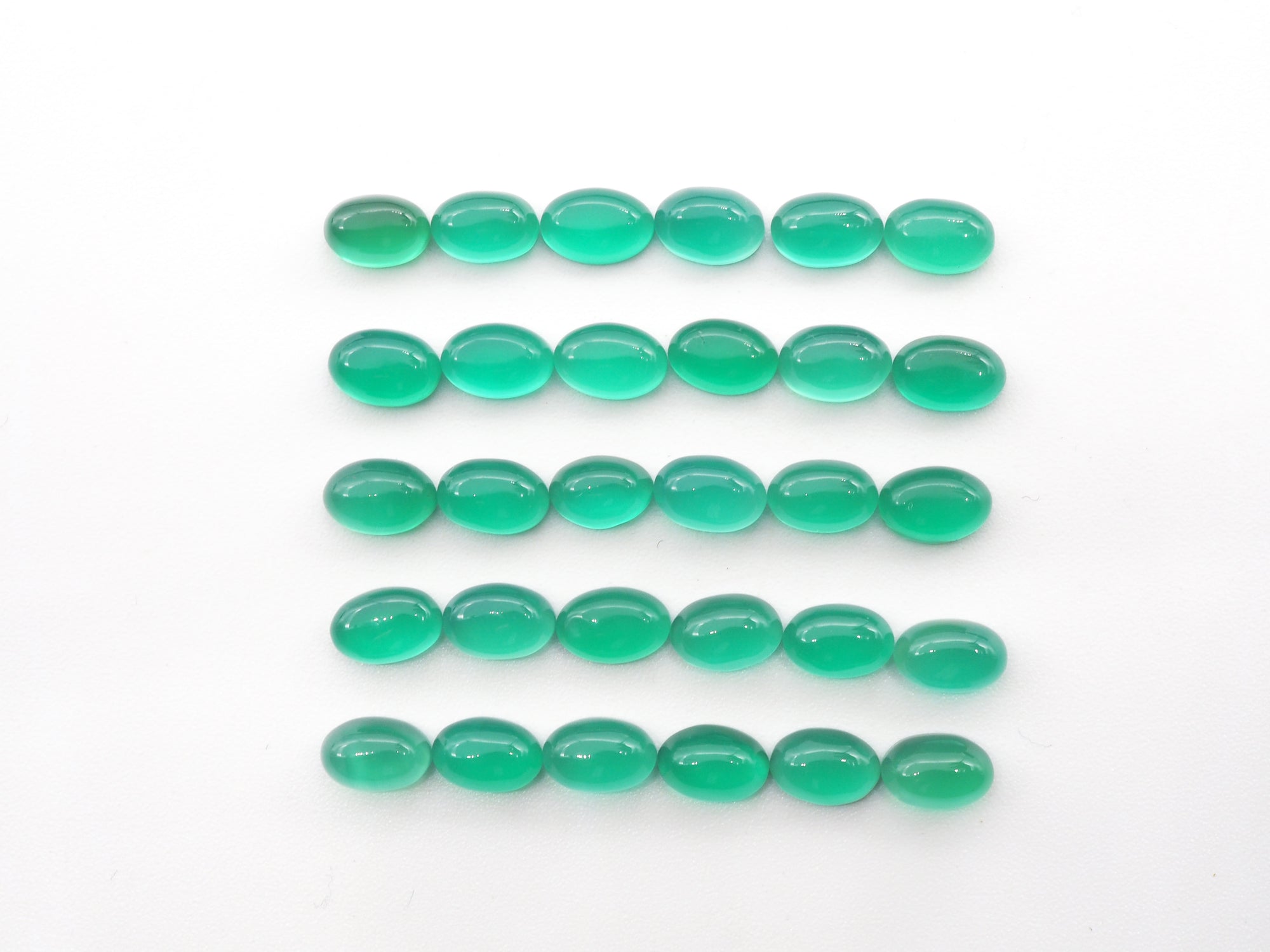 Green Onyx Oval cabs 6x4mm  Approximately 15.24 Carat