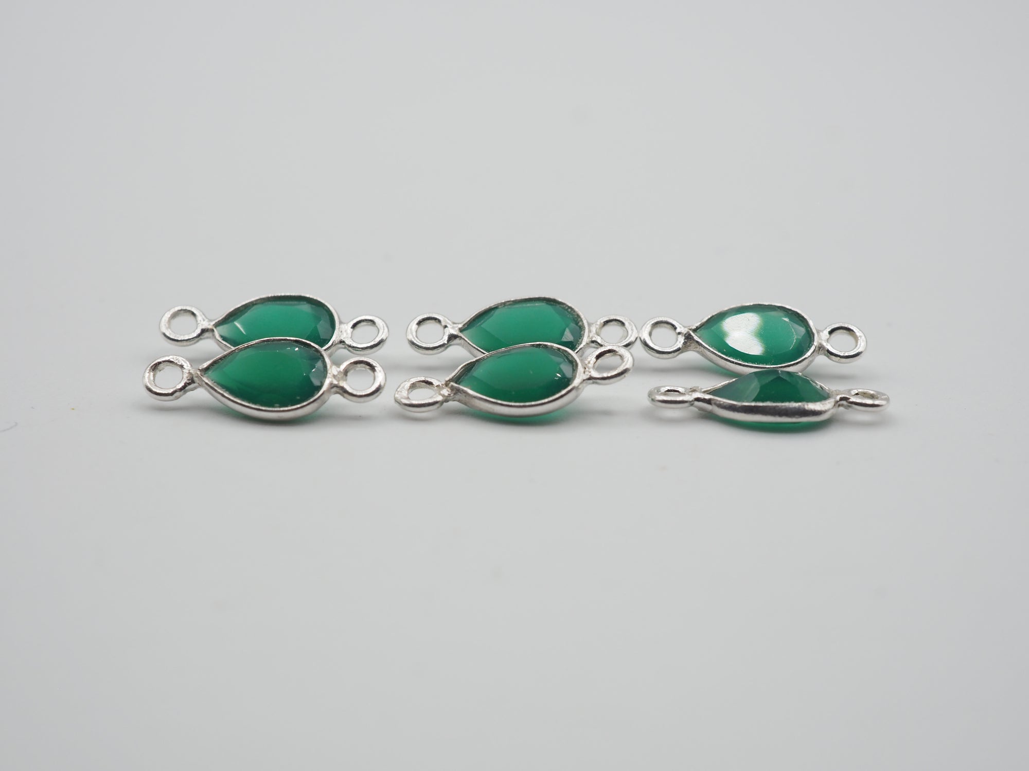 Green Onyx Silver Bezel 7x5 mm, Double Connector, Approximately 8.81 carat (GTG-SBO-6)