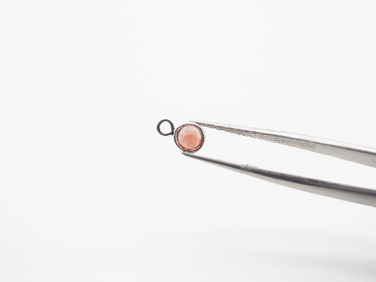 5mm Garnet Bezel, Single  Connector, Garnet Bezel, Garnet Charm