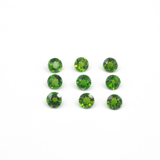 Tsavorite Round Shape 2.9-3mm Approximately 1.03 Carat