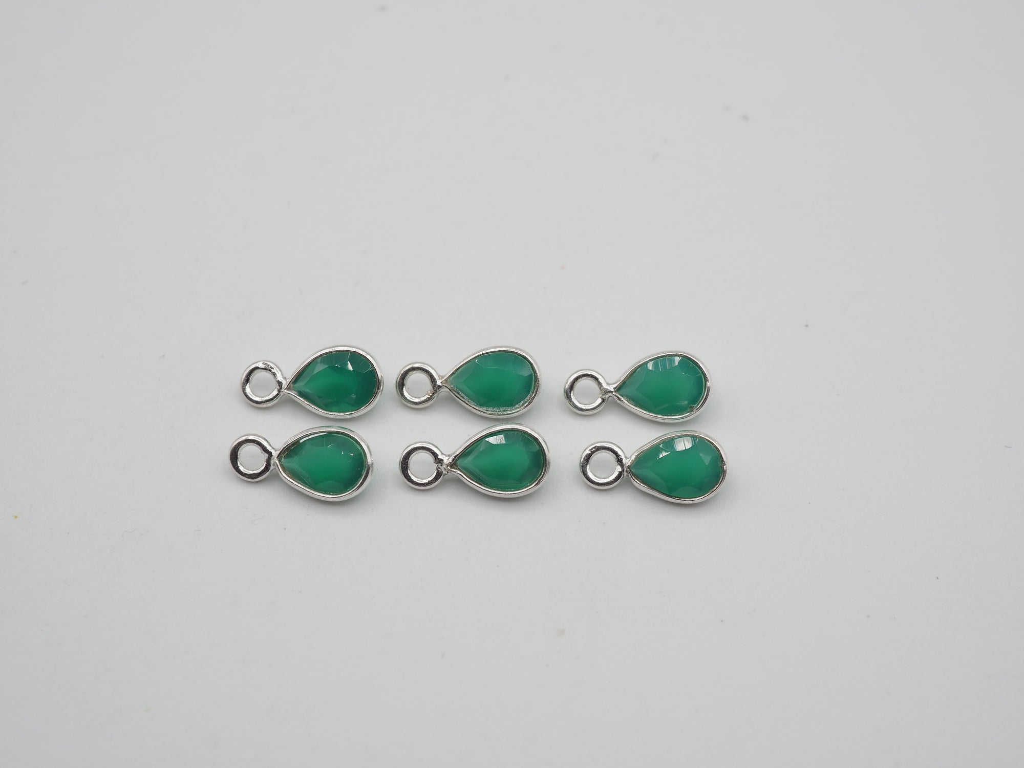 Green Onyx Silver Bezel 6x4 mm, Single Connector, Approximately 5.23 carat (GTG-SBO-4)