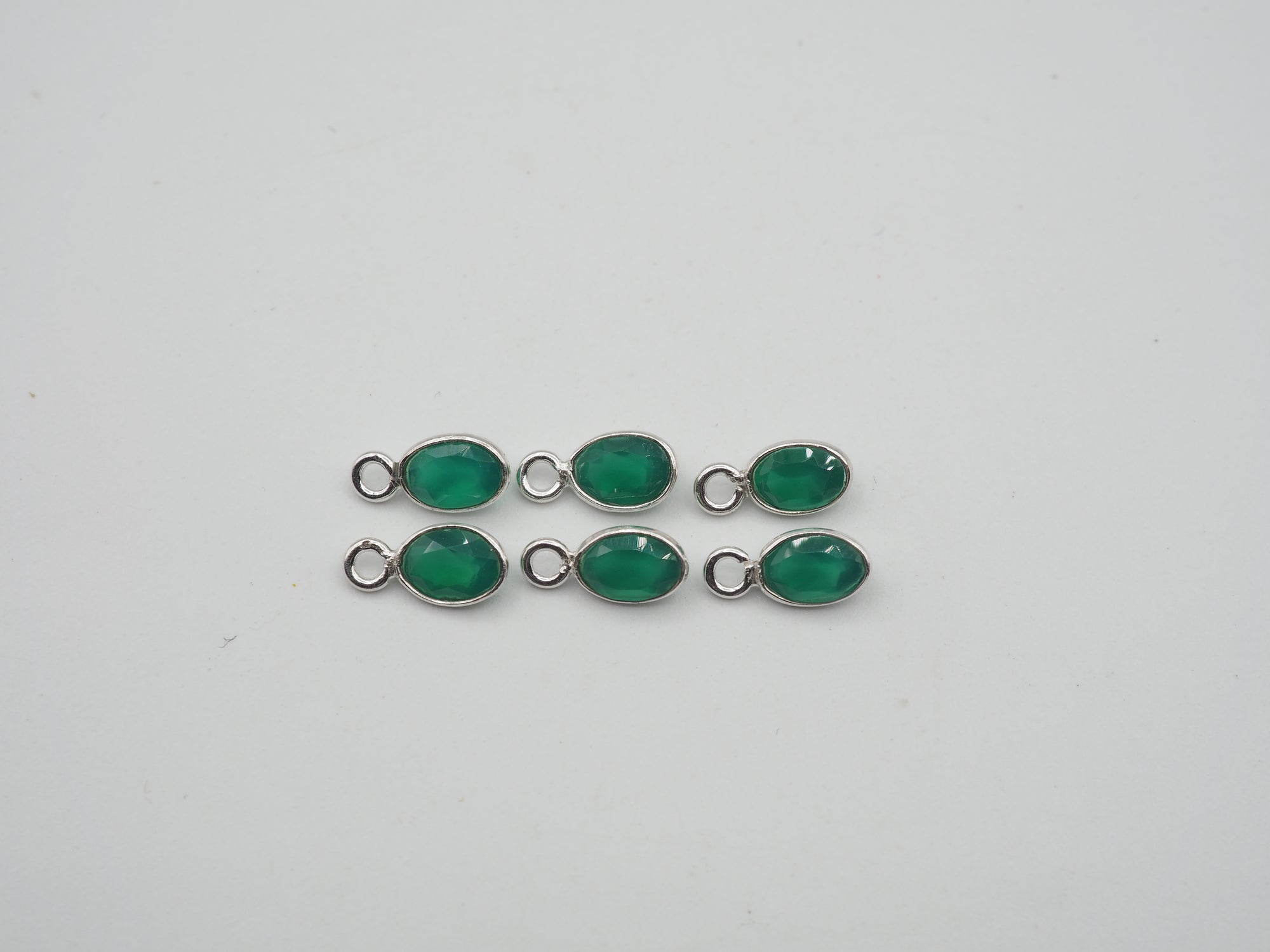 Green Onyx Silver Bezel 6x4 mm, Single Connector, Approximately 5.46 carat (GTG-SBO-2)