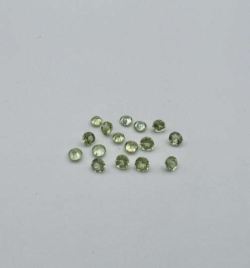 Green Sapphire Faceted Round 2 mm Approximately  0.82 Carat, 16pcs