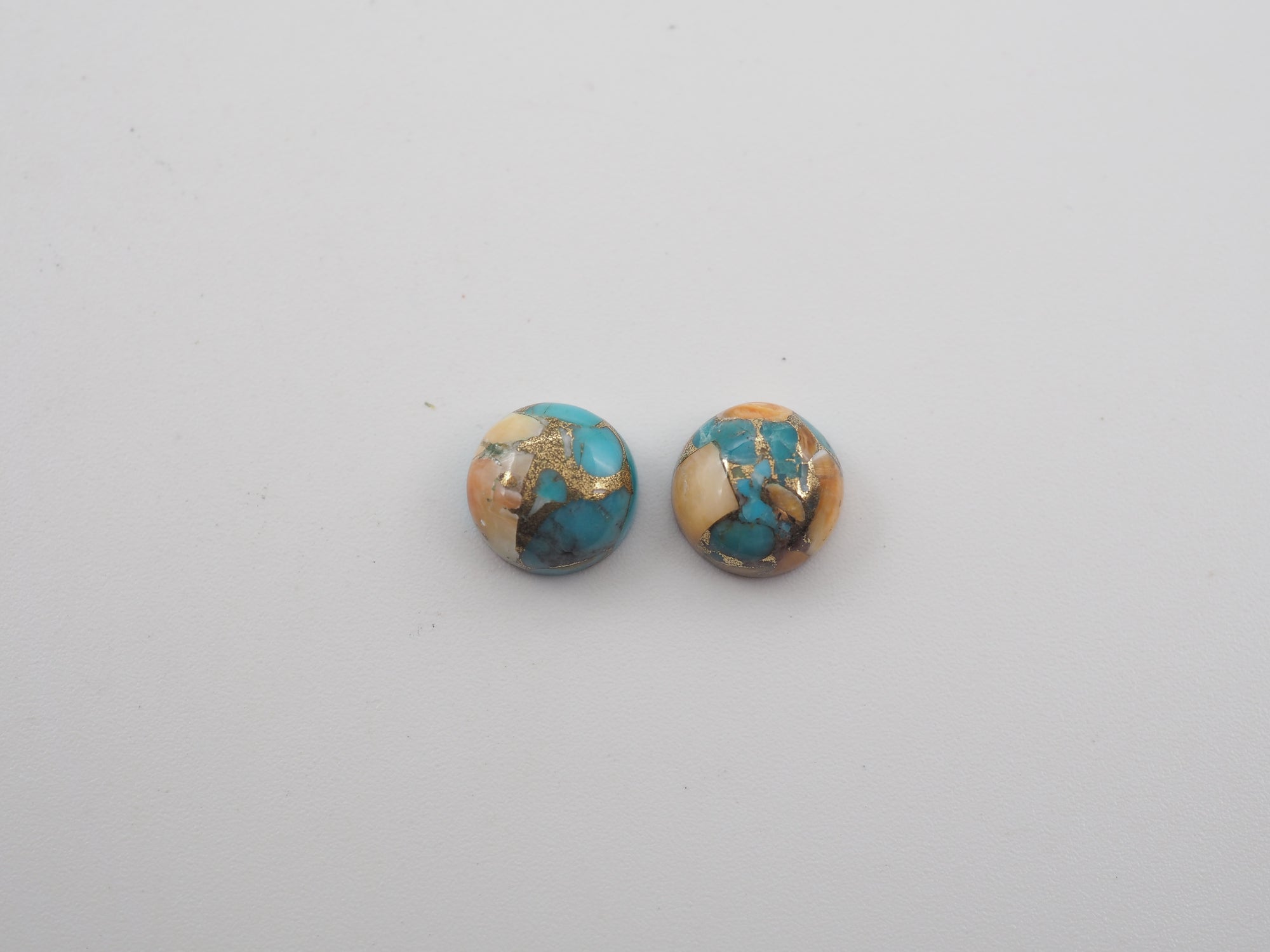 Oyster Copper Turquoise Cabochon Round 9 mm Approximately 6 Carat (GTG-OT-36)