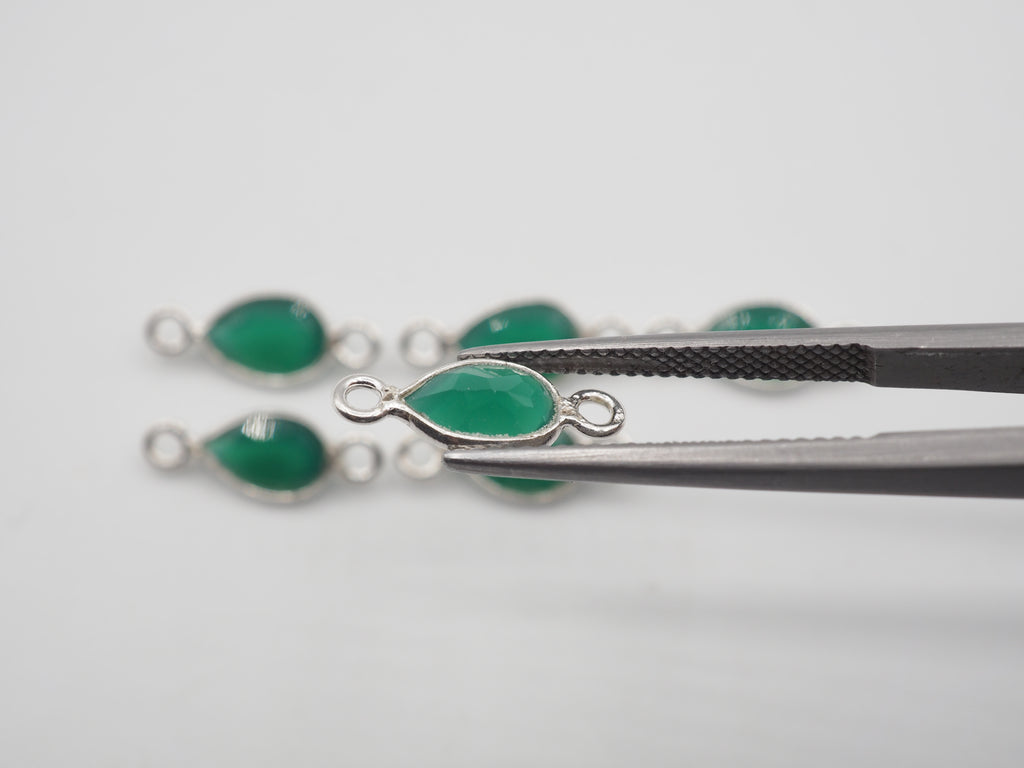 Green Onyx Silver Bezel 7x5 mm, Double Connector, Approximately 8.81 carat (GTG-SBO-6)