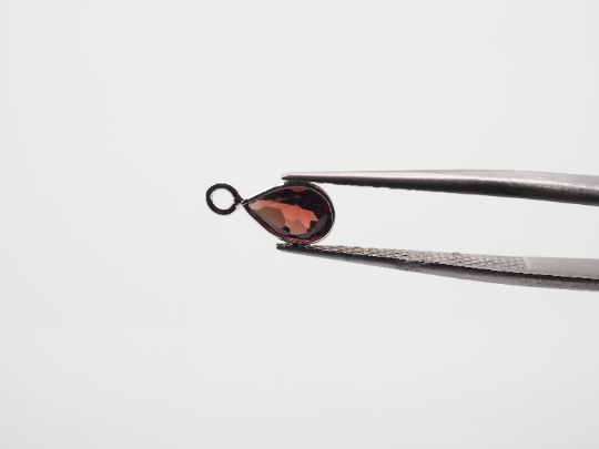 7x5mm Garnet Bezel, Single Connector, Garnet Bezel, Garnet Charm