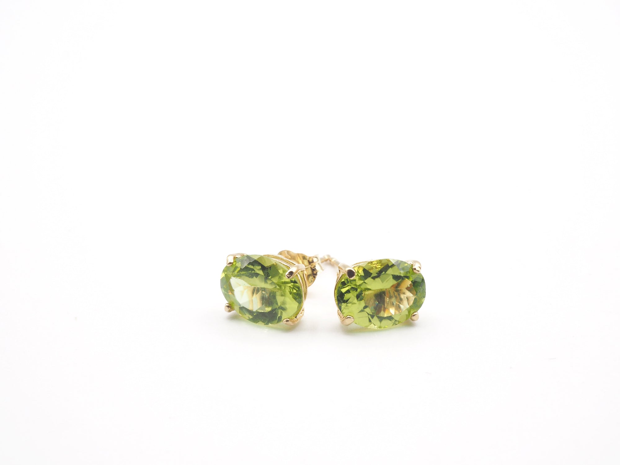 14K Yellow Gold Oval Peridot Stud, Peridot Stud/Earring