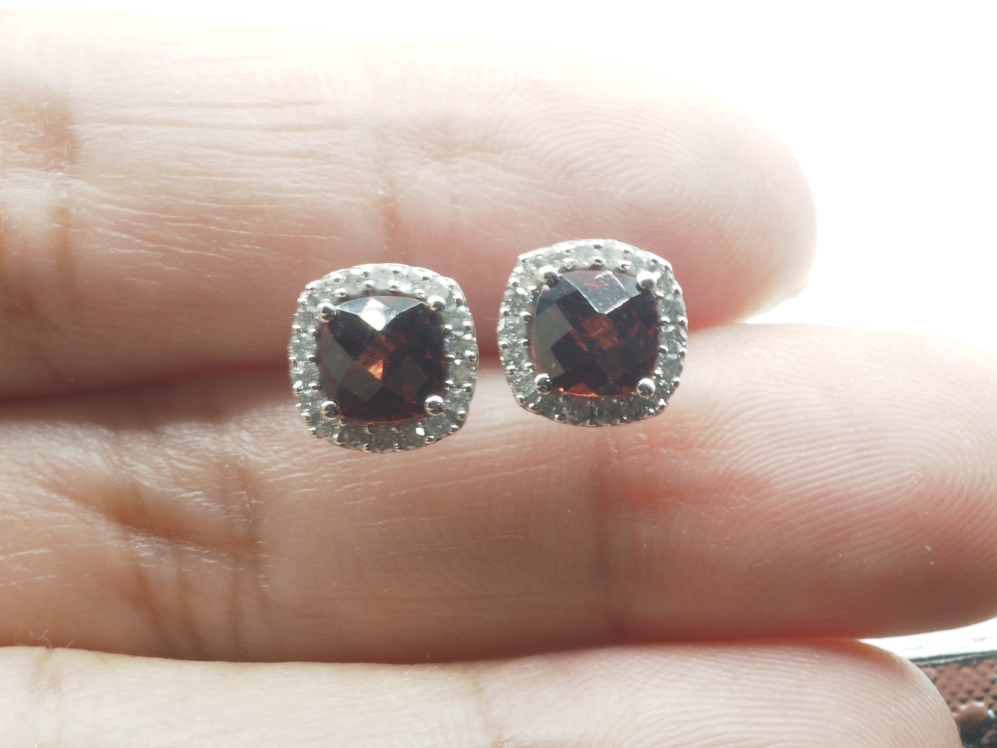 10K White Gold with Diamond Garnet Stud