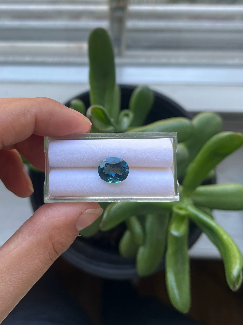 London Blue Topaz Faceted Oval Shape 11.1x9.1x6.5mm Single piece Approximately 4.02 Carat