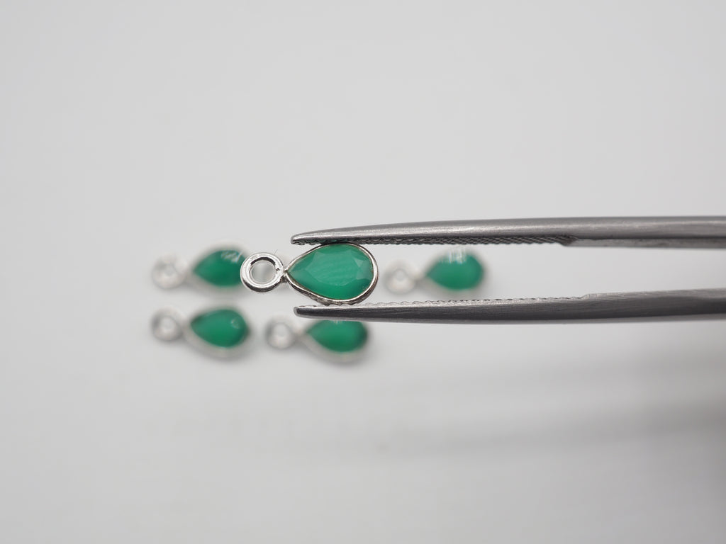 Green Onyx Silver Bezel 6x4 mm, Single Connector, Approximately 5.23 carat (GTG-SBO-4)