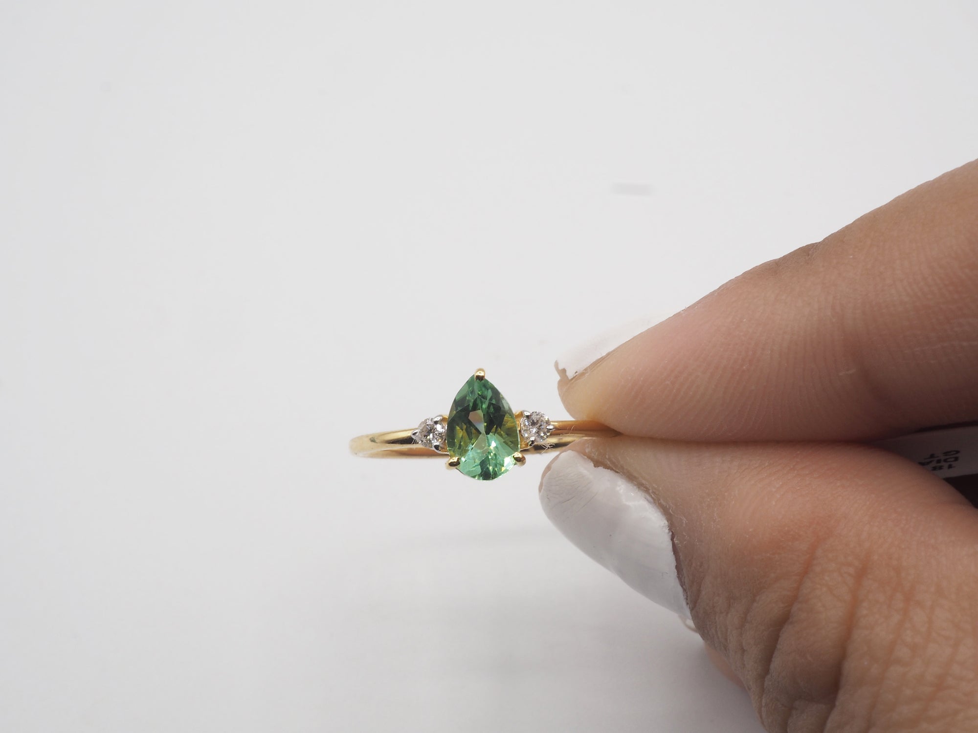 18K Yellow Gold Green Tourmaline Ring with diamond