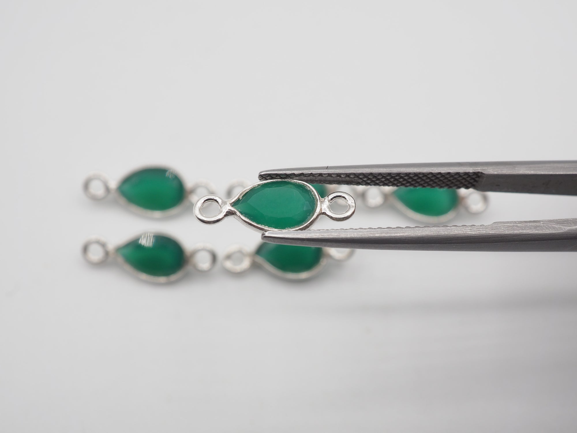 Green Onyx Silver Bezel 7x5 mm, Double Connector, Approximately 8.81 carat (GTG-SBO-6)
