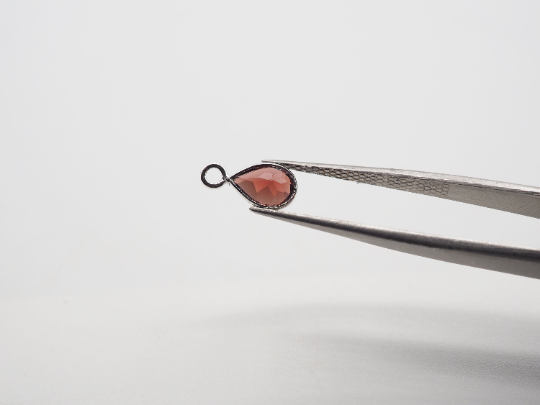 7x5mm Garnet Bezel, Single Connector, Garnet Bezel, Garnet Charm