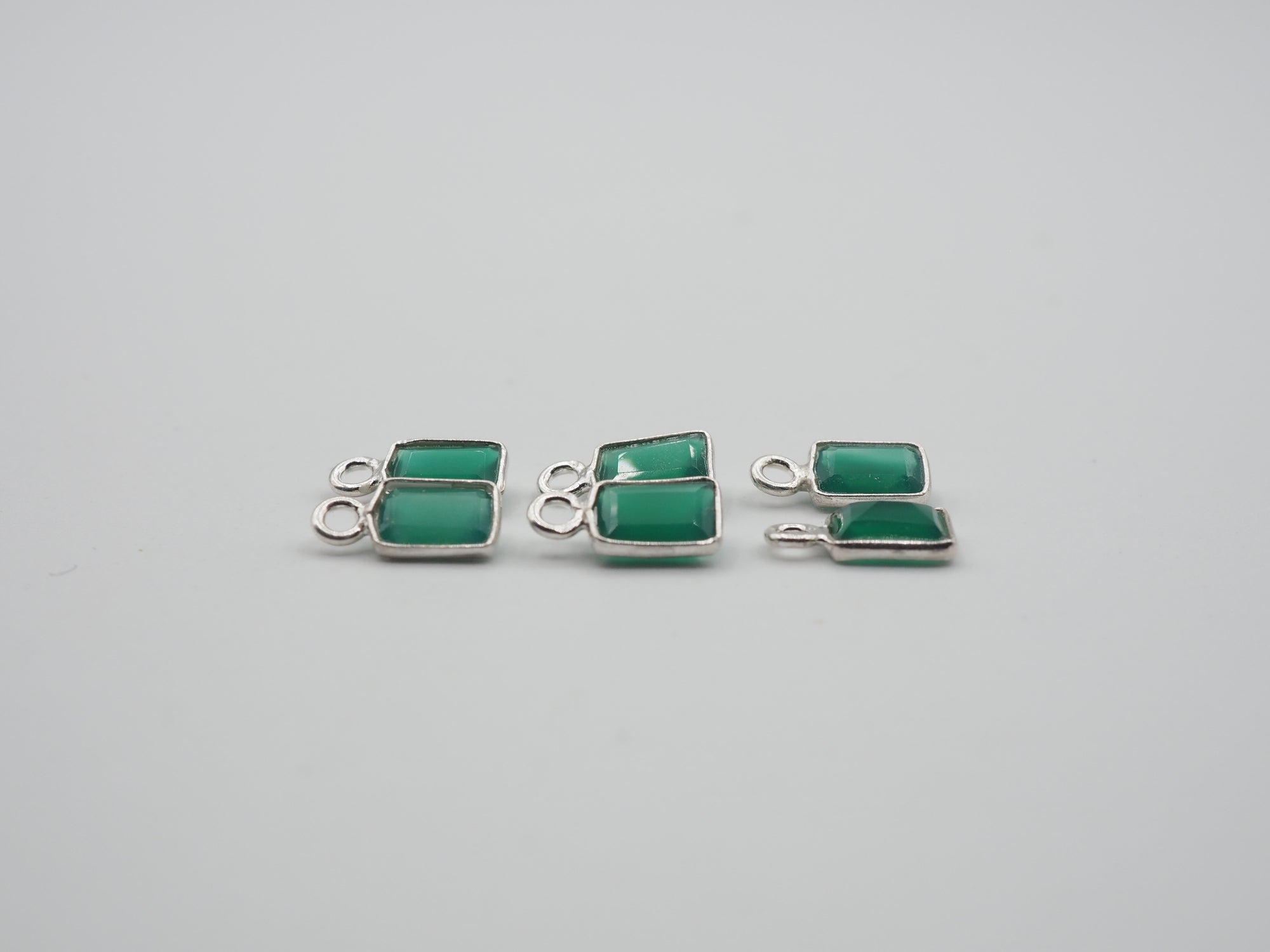 Green Onyx Silver Bezel 6x4 mm, Single Connector, Approximately 6.45 carat (GTG-SBO-7)