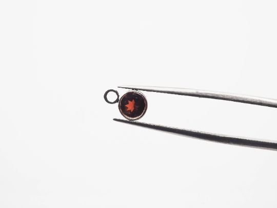 5mm Garnet Bezel, Single  Connector, Garnet Bezel, Garnet Charm