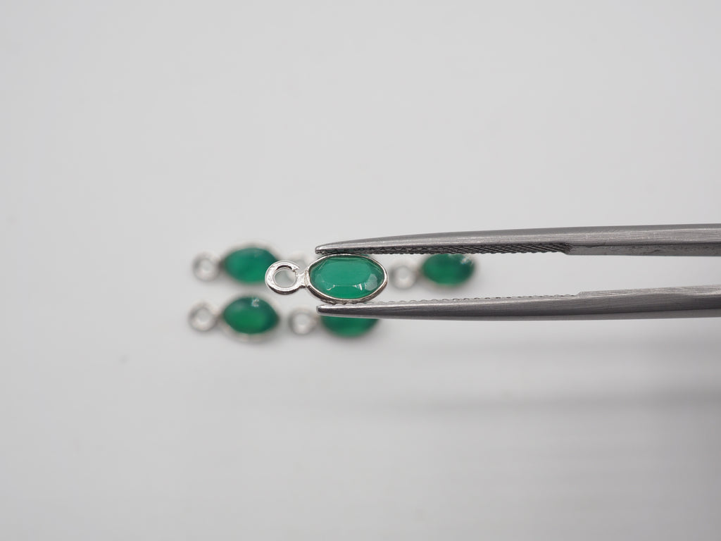 Green Onyx Silver Bezel 6x4 mm, Single Connector, Approximately 5.46 carat (GTG-SBO-2)