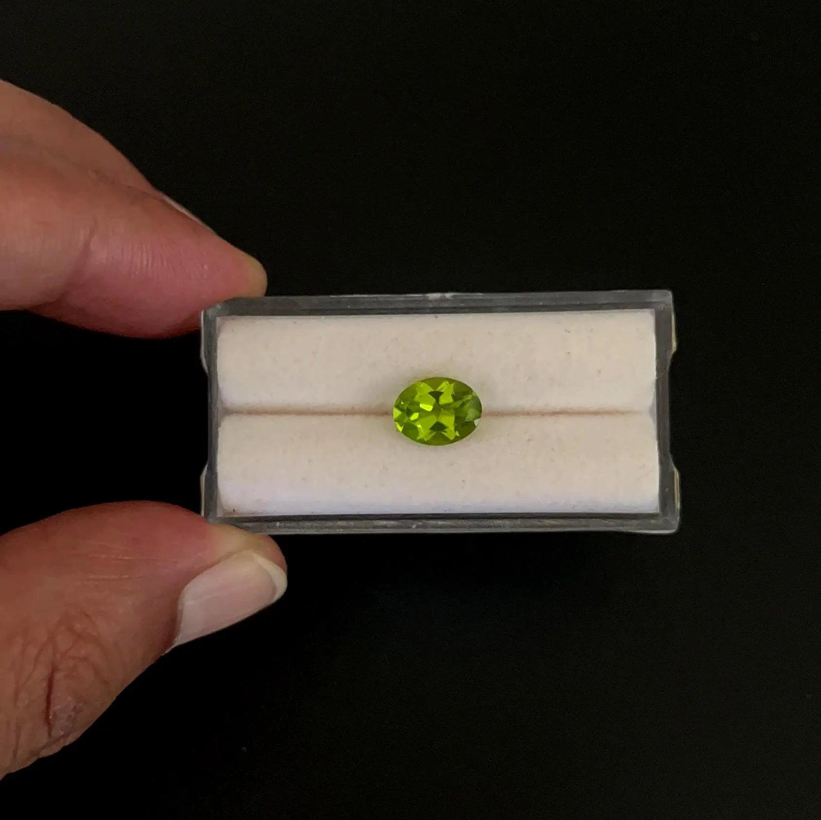 Peridot Oval Shape Faceted 9x7 mm Single Piece Approximately 1.50 Carat (GTG-P-112)