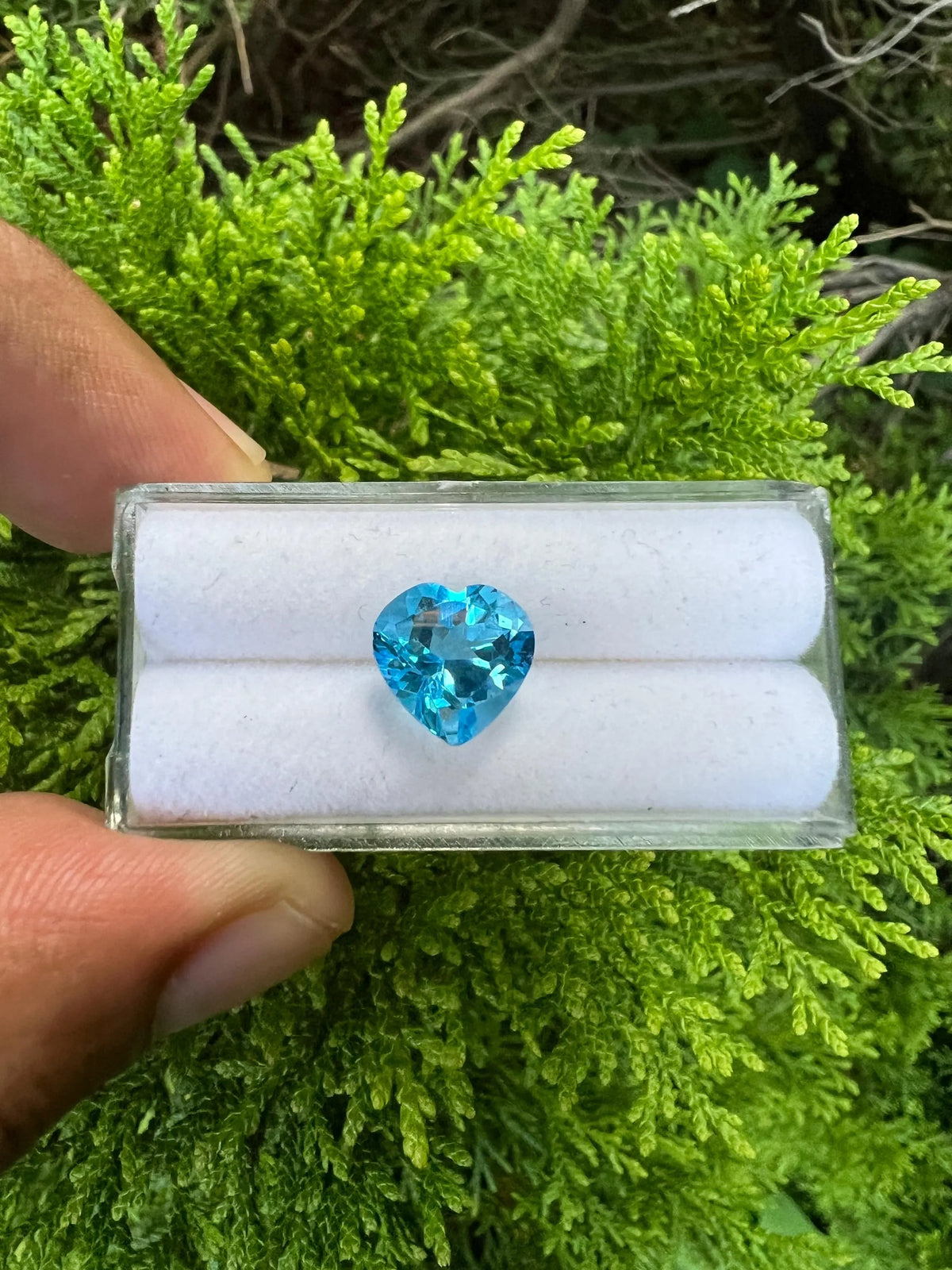 Swiss Blue Topaz Faceted Heart Shape Single Piece 9.6x9.5x6.3mm Approximately 4.48 Carat